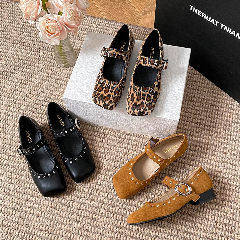 Retro Rivet Low Heel Mary Jane - đánh giá và giá Women Shoes Brand