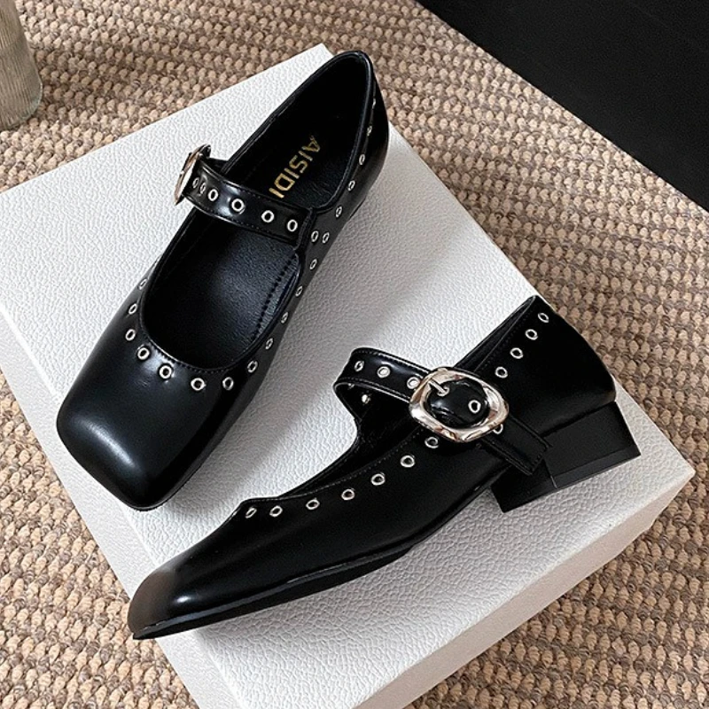 Retro Rivet Low Heel Mary Jane - đánh giá và giá Women Shoes Brand